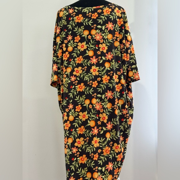 New LuLaRoe XL “Irma” Black Tunic with Orange and Yellow Floral Pattern 225 - Picture 5 of 11